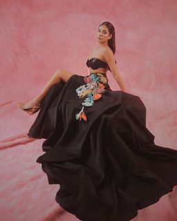 Radhika Seth feet photo 2