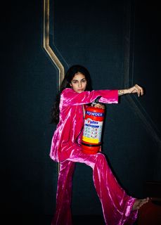 Radhika Seth feet photo 13