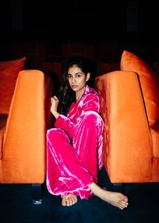 Radhika Seth feet photo 12