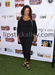 Rae Dawn Chong feet photo 1