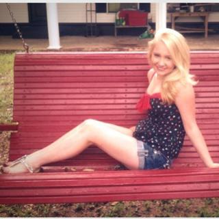RaeLynn feet photo 2