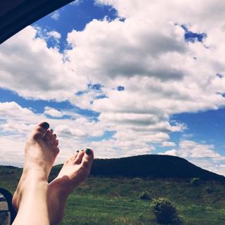 RaeLynn feet photo 8