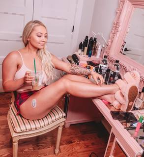 RaeLynn feet photo 10