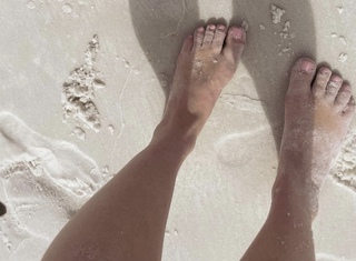 RaeLynn feet photo 3