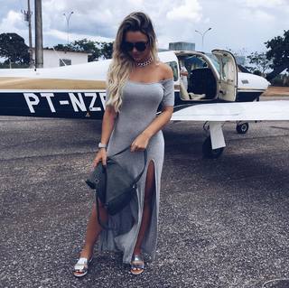 Rafa Kalimann feet photo thumbnail