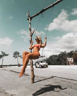 Rafa Kalimann feet photo thumbnail