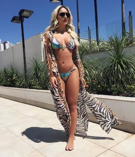 Rafa Kalimann feet photo thumbnail