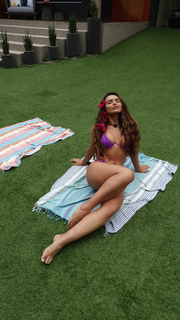 Rafa Kalimann feet photo thumbnail