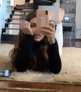 Rafa Kalimann feet photo thumbnail