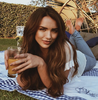 Rafa Kalimann feet photo thumbnail