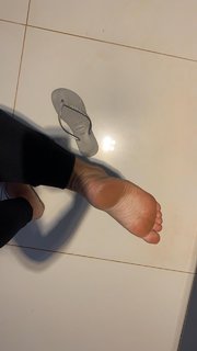 Rafa Kalimann feet photo thumbnail
