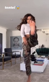 Rafa Kalimann feet photo thumbnail