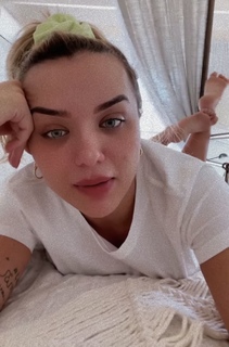 Rafa Kalimann feet photo thumbnail