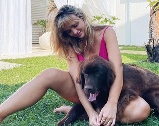 Rafa Kalimann feet photo thumbnail