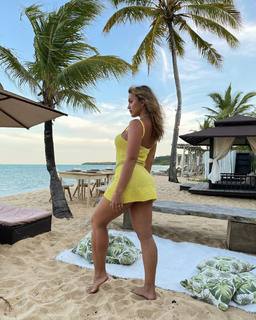 Rafa Kalimann feet photo thumbnail