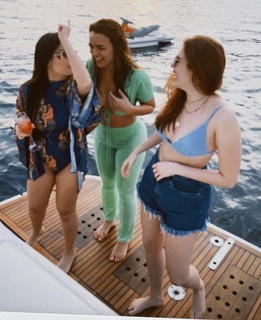 Rafa Kalimann feet photo thumbnail