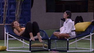 Rafa Kalimann feet photo thumbnail