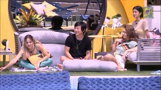 Rafa Kalimann feet photo thumbnail