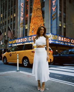 Rafa Kalimann feet photo thumbnail