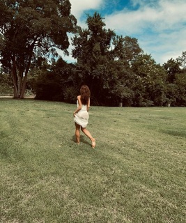 Rafa Kalimann feet photo thumbnail