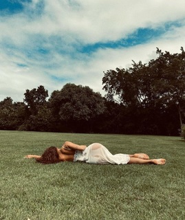 Rafa Kalimann feet photo thumbnail