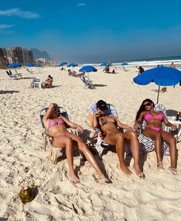 Rafa Kalimann feet photo thumbnail