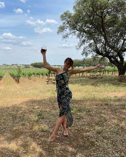 Rafa Kalimann feet photo thumbnail