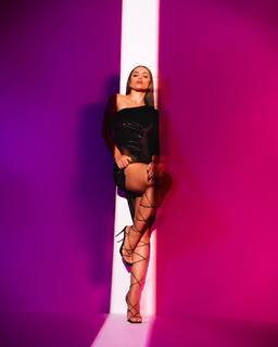 Rafa Kalimann feet photo thumbnail