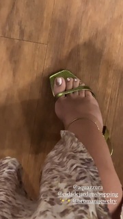 Rafa Kalimann feet photo thumbnail