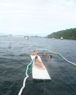 Rafa Kalimann feet photo thumbnail