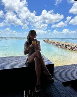 Rafa Kalimann feet photo thumbnail