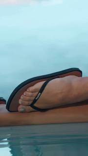 Rafa Kalimann feet photo thumbnail