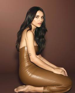 Rafa Kalimann feet photo thumbnail