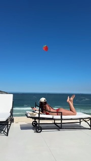 Rafa Kalimann feet photo thumbnail