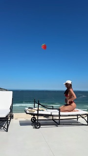 Rafa Kalimann feet photo thumbnail