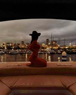 Rafa Kalimann feet photo thumbnail