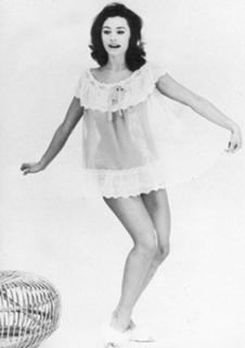 Raffaella Carrà feet photo 11