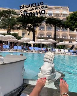 Raffaella Fico feet photo thumbnail