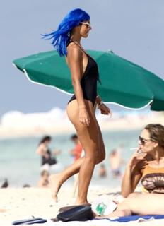 Raffaella Modugno feet photo 9