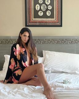 Raffaella Modugno feet photo 8