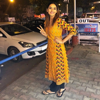 Ragini Dwivedi feet photo 1