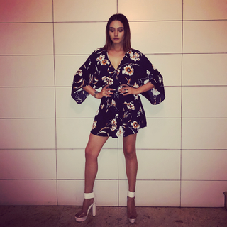 Ragini Dwivedi feet photo 15