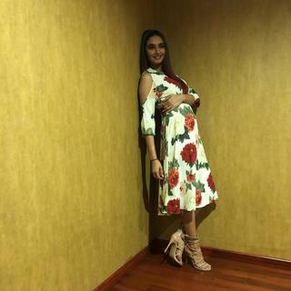 Ragini Dwivedi feet photo 5