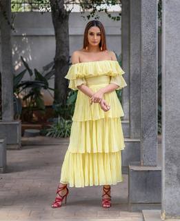 Ragini Dwivedi feet photo 20