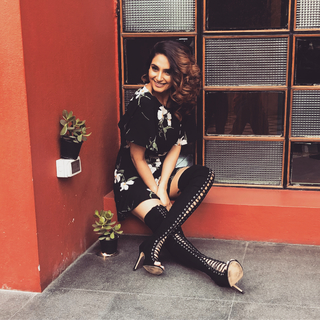 Ragini Dwivedi feet photo 17