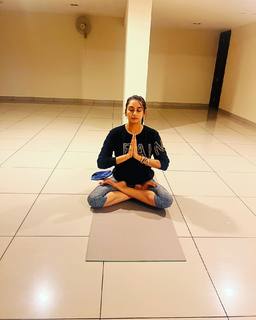 Ragini Dwivedi feet photo 8