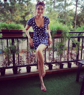 Ragini Dwivedi feet photo 4