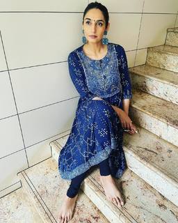 Ragini Dwivedi feet photo 19