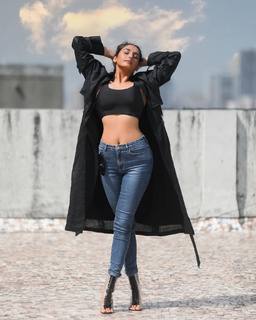 Ragini Dwivedi feet photo 15