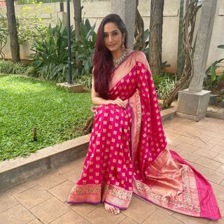 Ragini Dwivedi feet photo 19